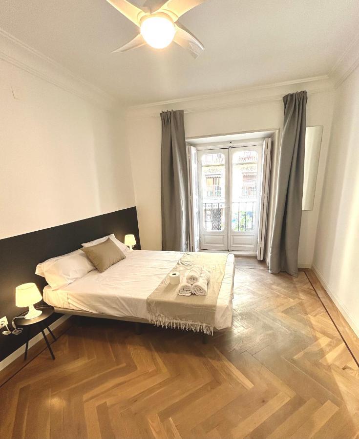 Villa Rooms Madrid Buitenkant foto